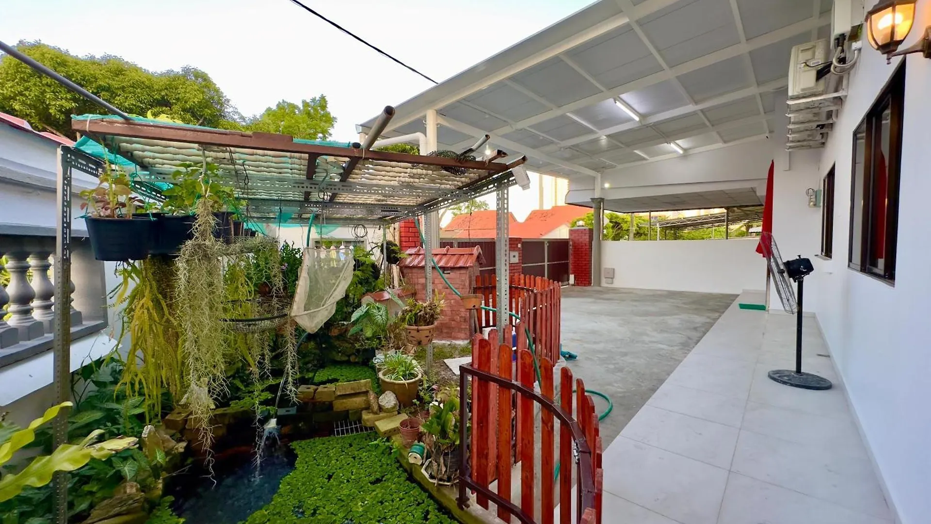 Spacious 2 Storey Homestay Tanjung Bungah 25Pax بيت للعطل
